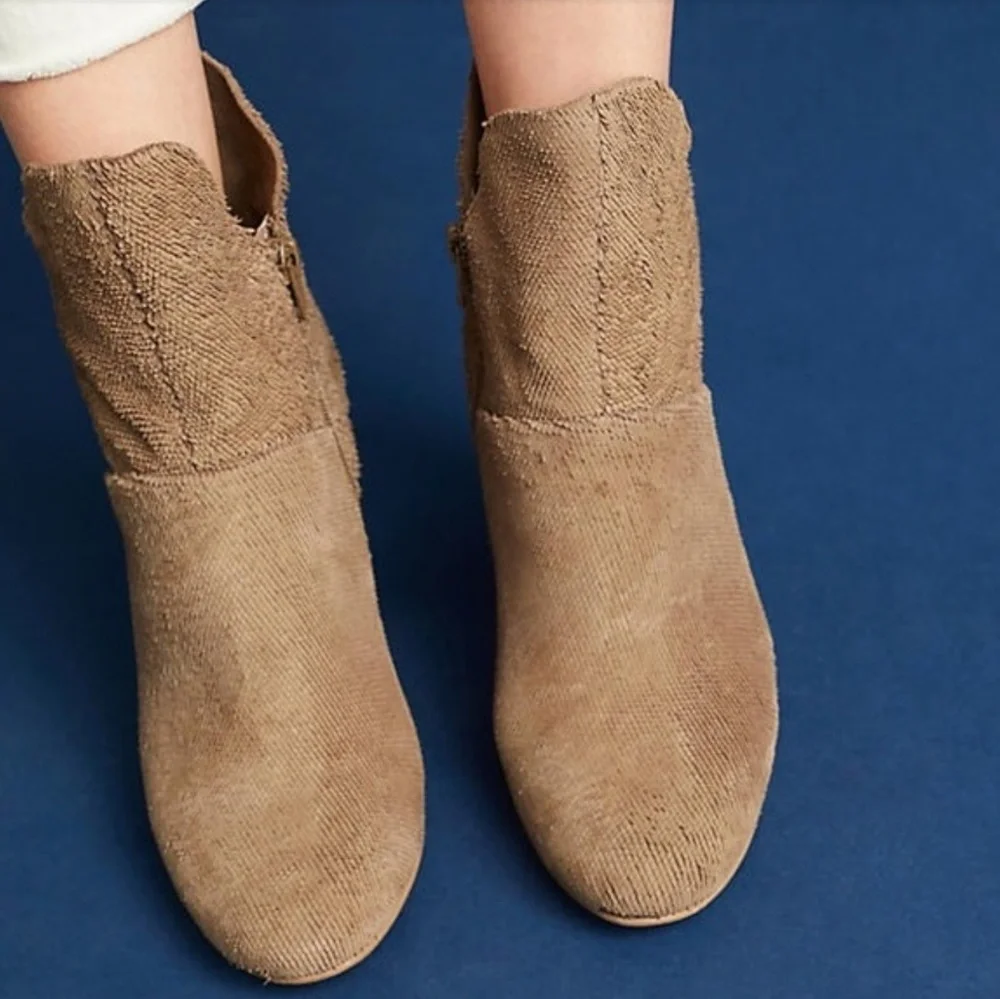 Modern Chic Seychelles Textured Suede Booties - Picture 3 of 5